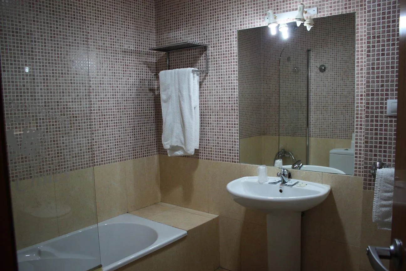 Hotel Los Chiles Villanueva Del Arzobispo 3*,  Spain